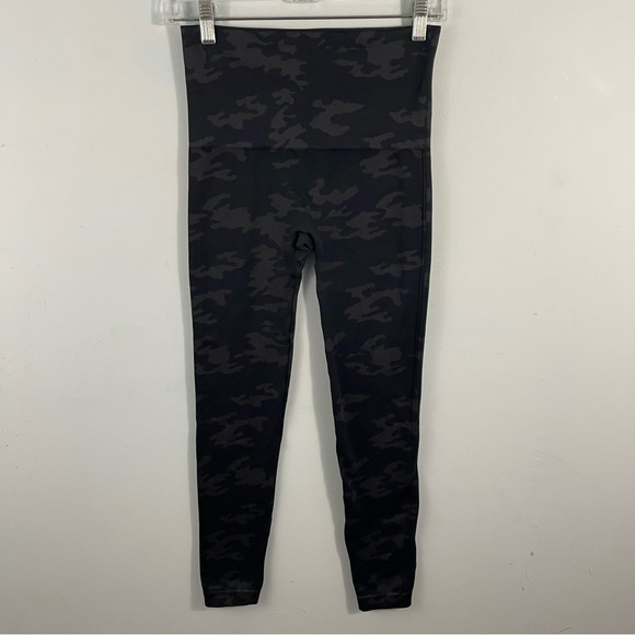 Spanx Look At Me Now Seamless Camo Leggings Size M - L - Picture 4 of 14